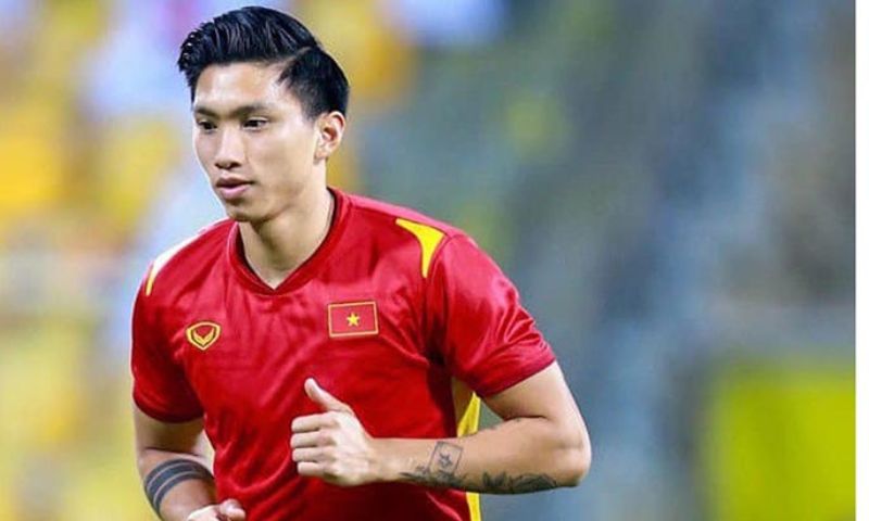 Tiểu sử và sự nghiệp cầu thủ cao nhất Việt Nam